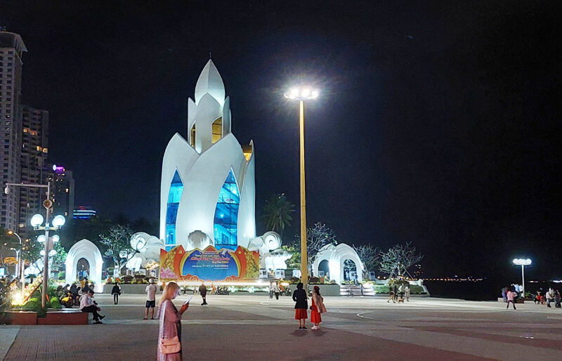 Tháp Trầm Hương