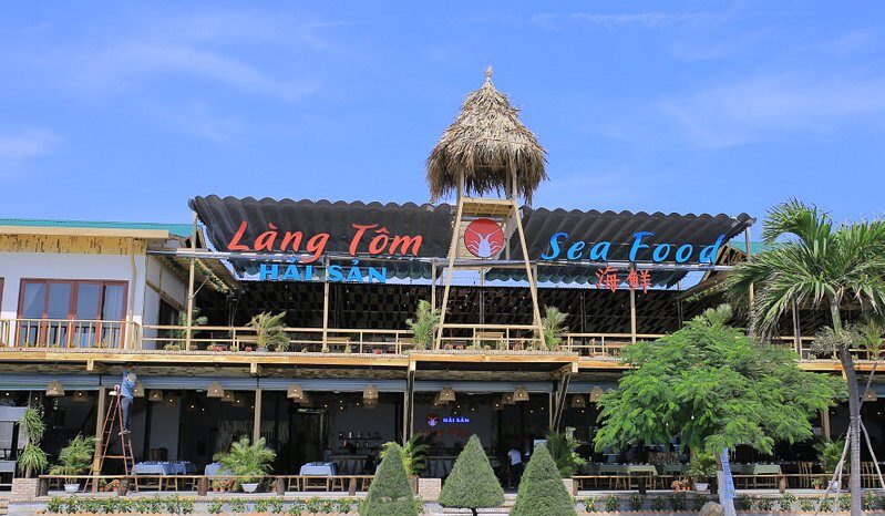 Nhà hàng Làng Tôm